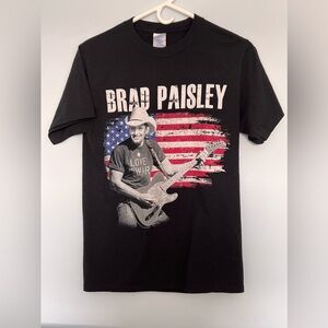 Brad Paisley Love and War tour t-shirt